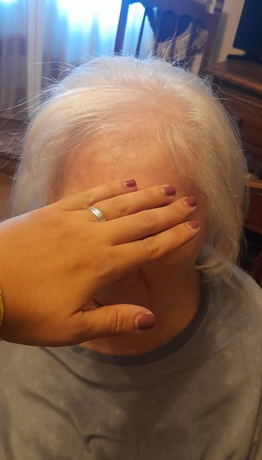 Corte señora tercera edad en Av. de las Razas, Sevilla