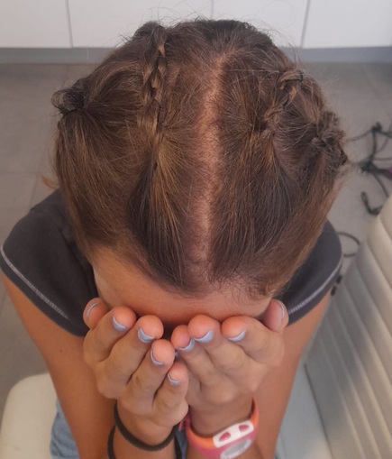 La magia de las trenzas y rizos para niñas en la comodidad de tu propio hogar.